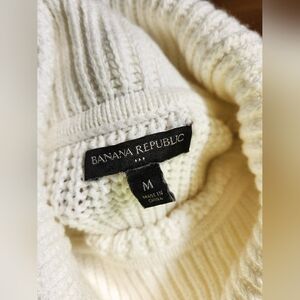 Banana Republic Sleeveless Cream Sweater